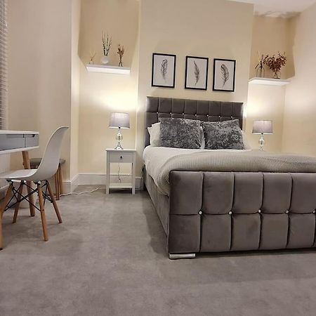 Double Room In Shared Flat Londra Exterior foto