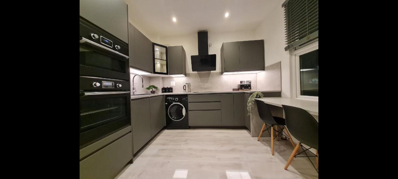 Double Room In Shared Flat Londra Exterior foto