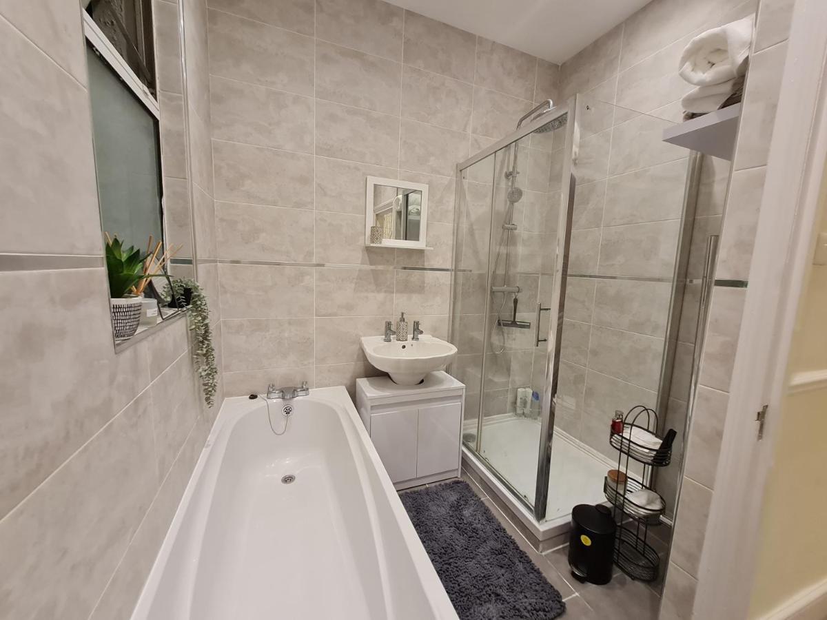 Double Room In Shared Flat Londra Exterior foto